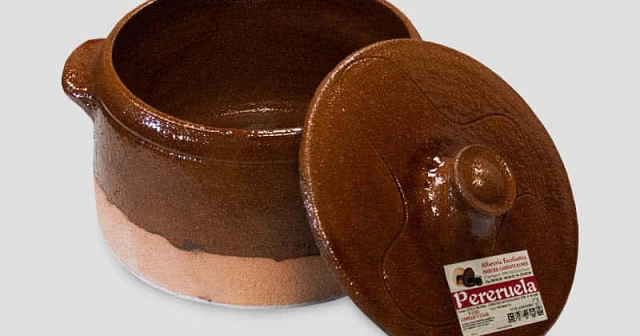 Olla de barro redonda con tapa Alfarería Escolástica